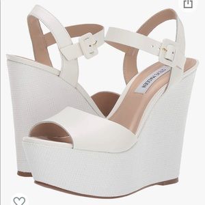 Steve Madden Women’s Citrus Wedge Sandal - White